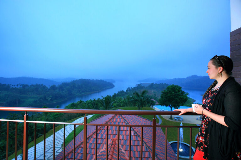 Arayal luxury resort- Lake view