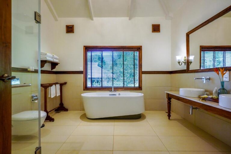 Bathtub in Plantation Villa at Pepper Trail