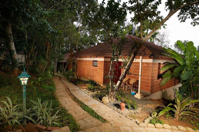 Exotic Luxury cottage in raindrops resort