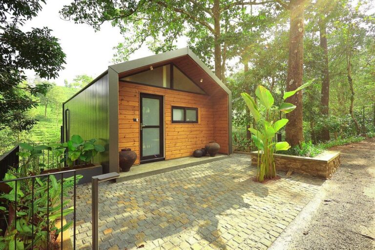 Hideaway Chalet with Valley View in Flora resort Vythiri