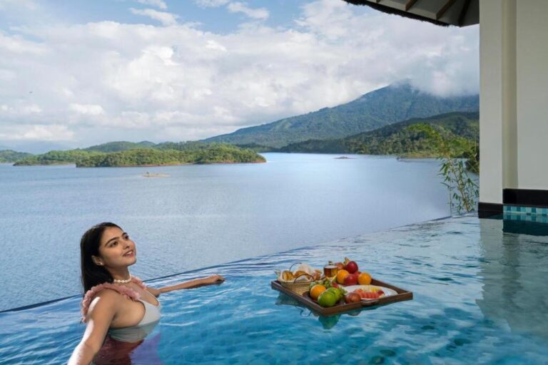 Private Pool Villa in Mountain Shadows