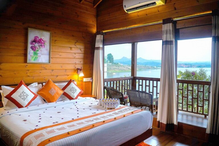 Waterfront Grandeur in Lakerose Resort