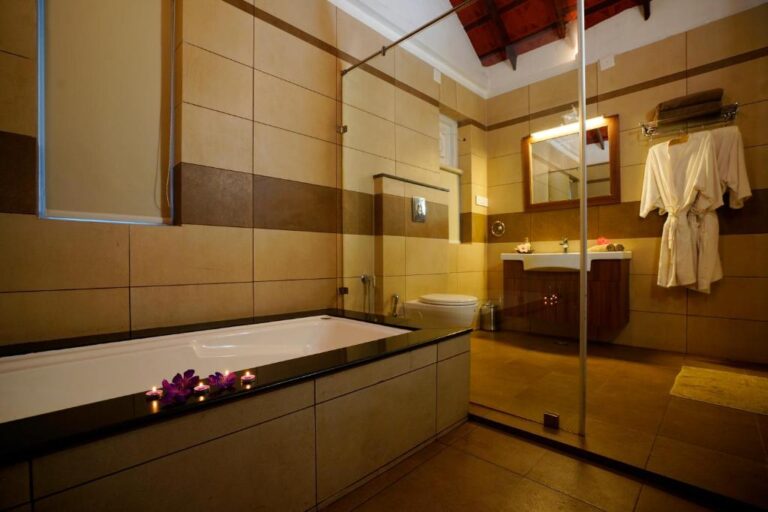 bathtub in Kahwah cottage at after the rains rainforest lodge