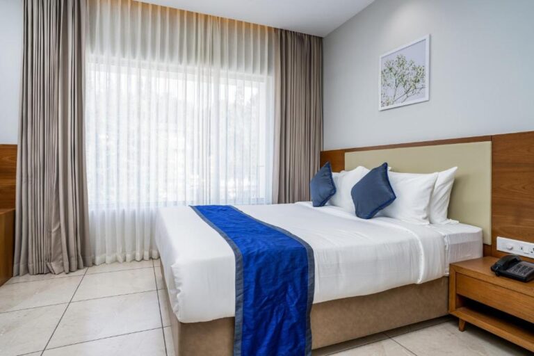 standard room at Oshin hotel wayanad