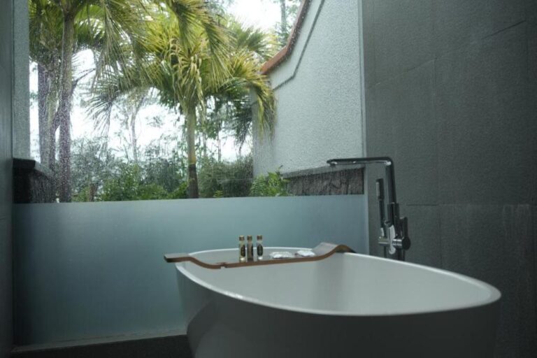 Bathtub in Luxury Villa in Taj Wayanad