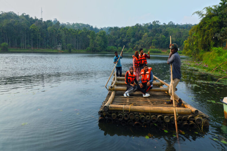 Rafting at karlad Lake