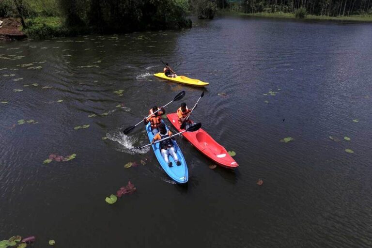 kayaking at Karlad Lake