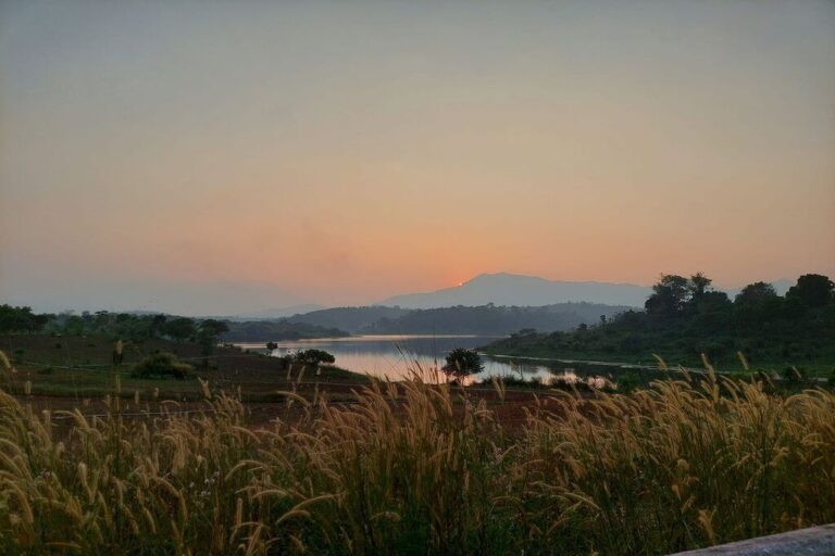 sunset at Karapuzha Dam