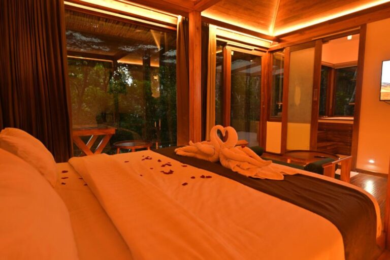 honeymoon suite in Chembarathi Wayanad