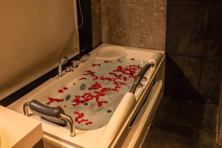 Jacuzzi at Luxo Wayanad